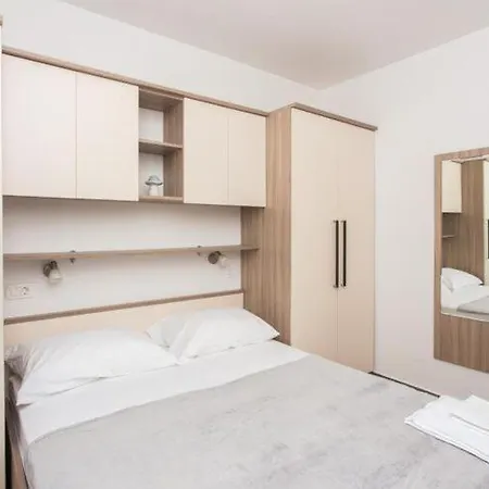Ari Apartment