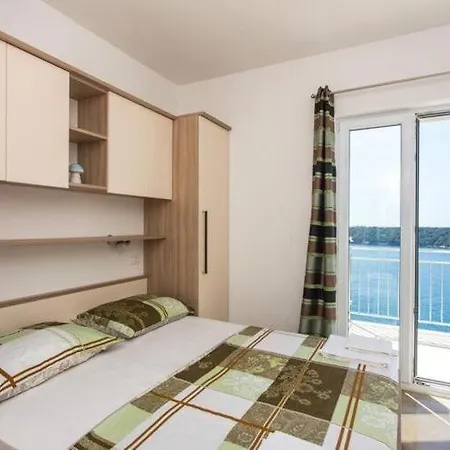 Ari Apartament *